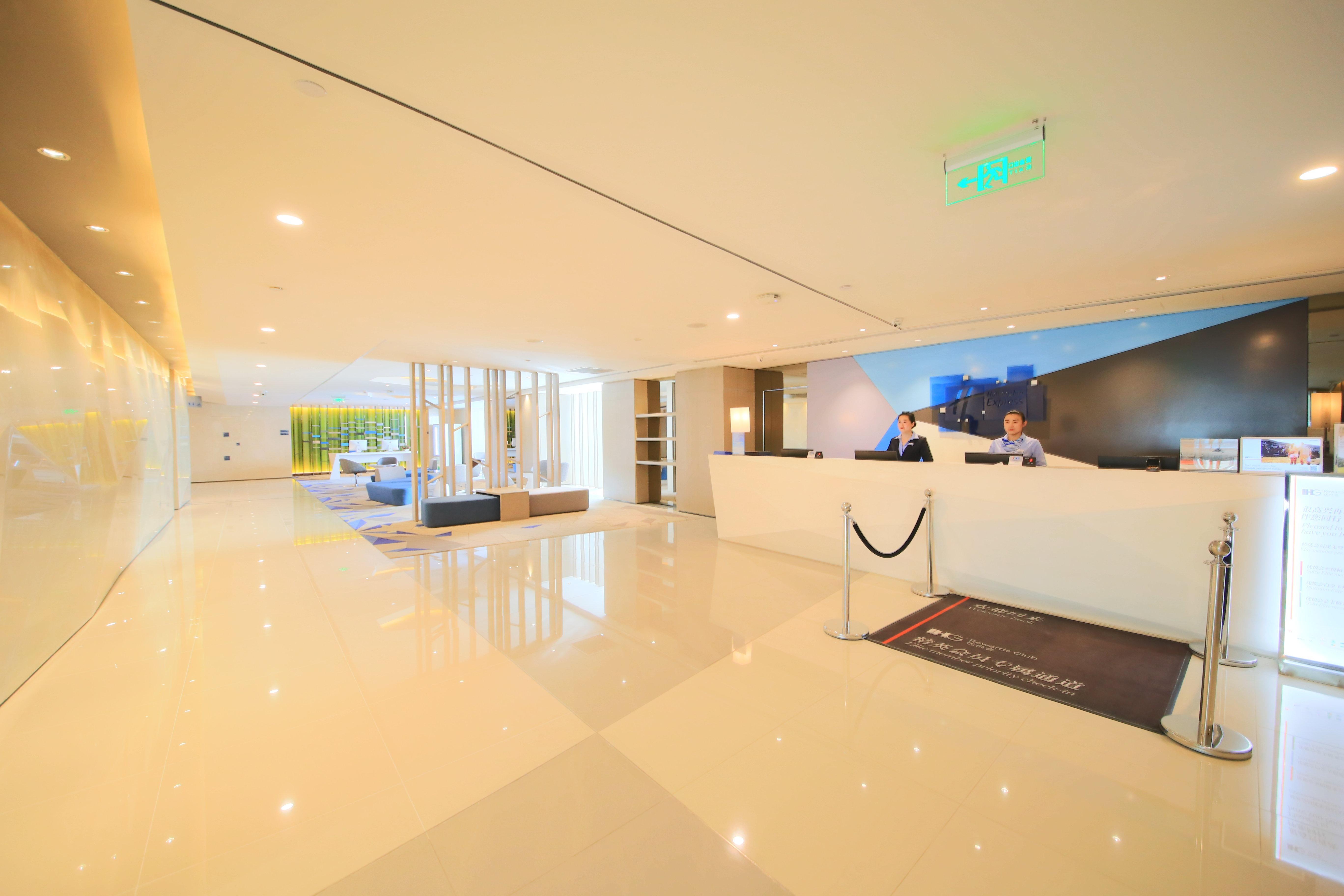 Gaizhou Holiday Inn Express Yingkou Onelong Plaza By Ihg מראה חיצוני תמונה